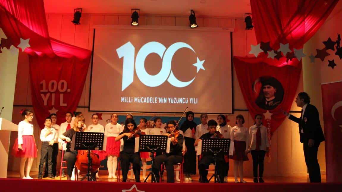 Cumhuriyetimizin 100. Yılı Tüm Öğretmen ve Öğrencilerimizin Katılımı ile Coşkuyla Kutlandı