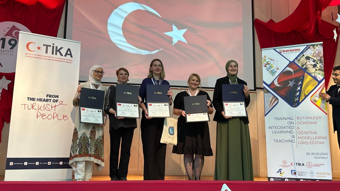 Tika İşbirliği İle Kardeş Okul Projesi Kapsamında Bosna Hersek'ten Gelen Öğretmenlerimize Belge Takdimi